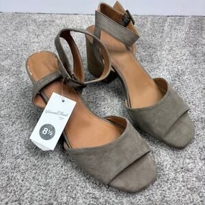 New! Universal thread Stone Colored Peep toe block heel sandals size 8.5